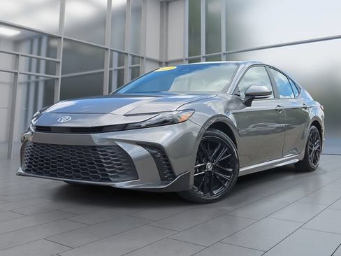 Used 2025 Toyota Camry SE w/ Convenience Package AWD/4WD image 1