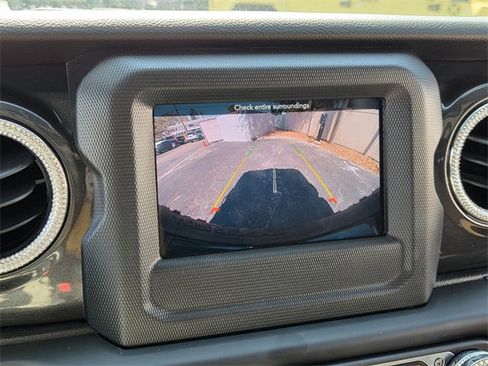 Used 2021 Jeep Wrangler Unlimited Sport w/ Technology Group image 26