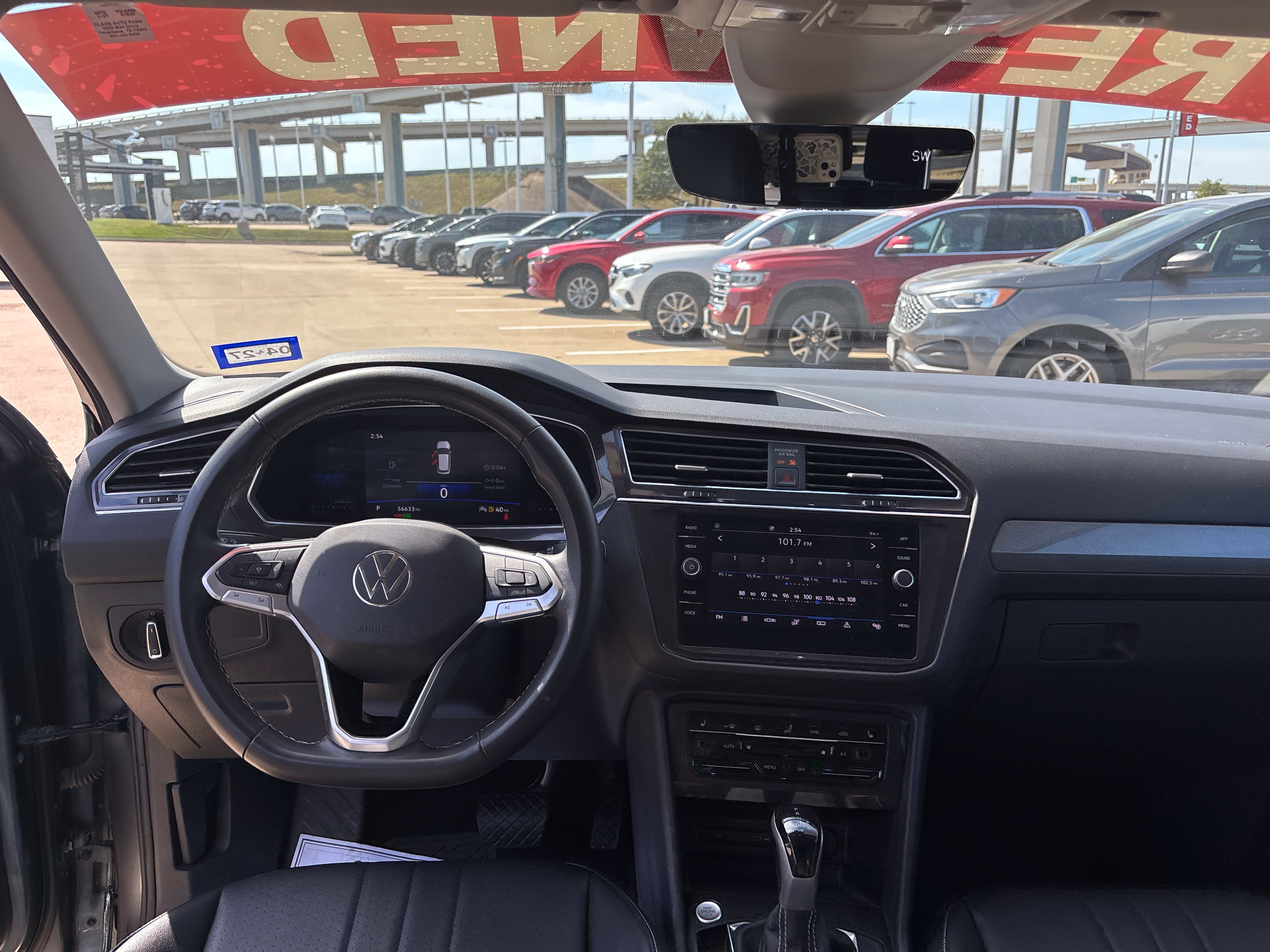 Used 2023 Volkswagen Tiguan SE FWD image 39