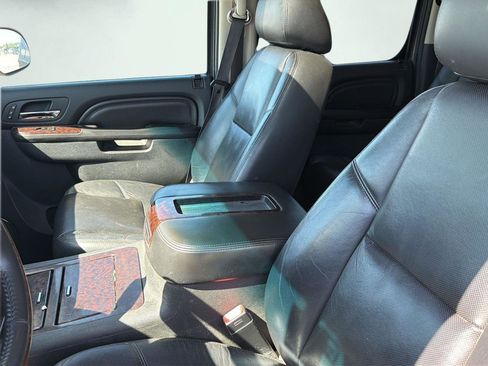 Used 2011 GMC Yukon XL Denali AWD/4WD image 16