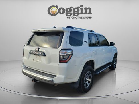 Used 2017 Toyota 4Runner TRD Off-Road Premium AWD/4WD image 5