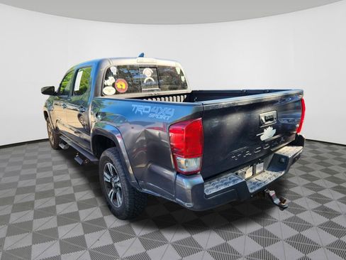 Used 2017 Toyota Tacoma TRD Sport w/ Tow Package (A/T) AWD/4WD image 3