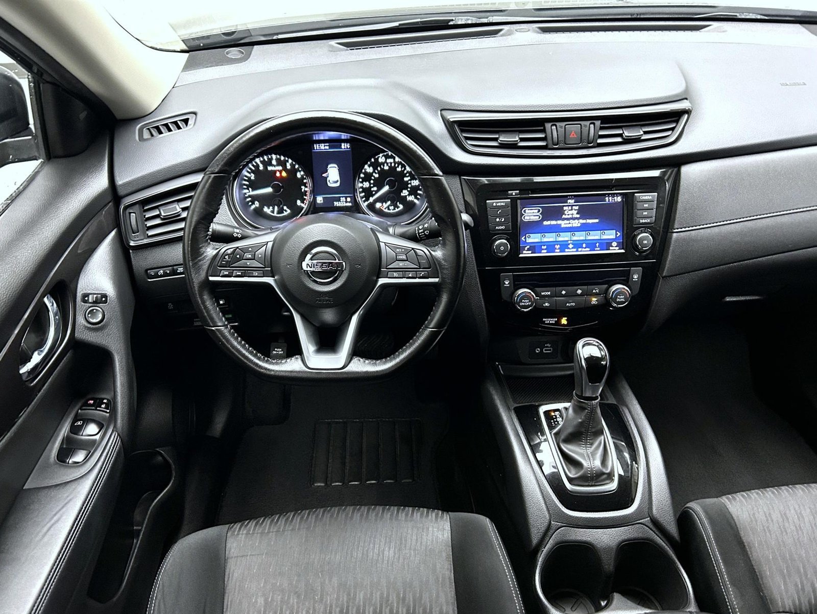 Used 2018 Nissan Rogue SV AWD/4WD image 14