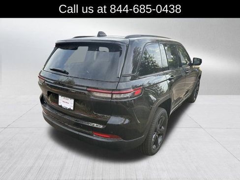 New 2025 Jeep Grand Cherokee Limited w/ Black Appearance Package image 5