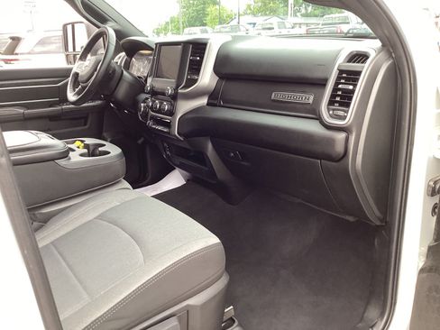 Used 2024 RAM 2500 Big Horn AWD/4WD image 17