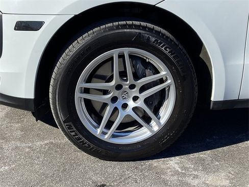 Used 2021 Porsche Macan image 8