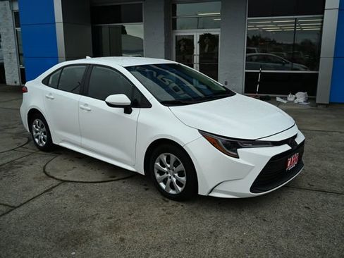 Used 2023 Toyota Corolla LE image 1