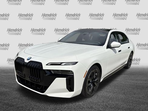 Used 2024 BMW i7 xDrive60 AWD/4WD image 5