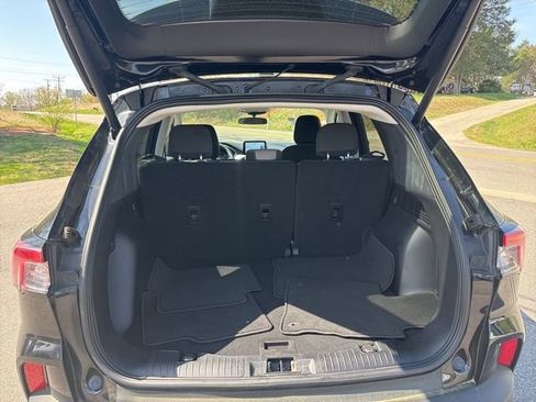 Used 2022 Ford Escape SE w/ SE Sport Appearance Package FWD image 6