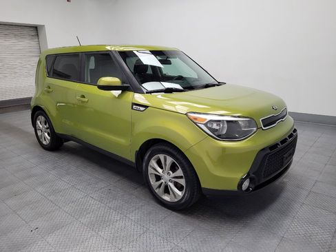Used 2016 Kia Soul + FWD image 11