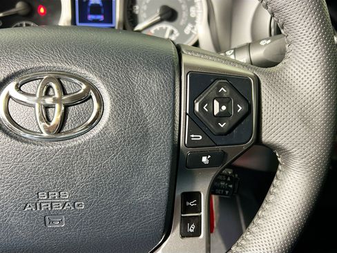 Used 2020 Toyota Tacoma SR5 image 19