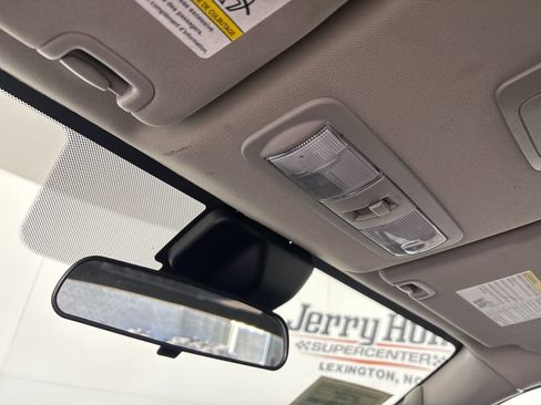 Used 2022 Nissan Frontier S image 17