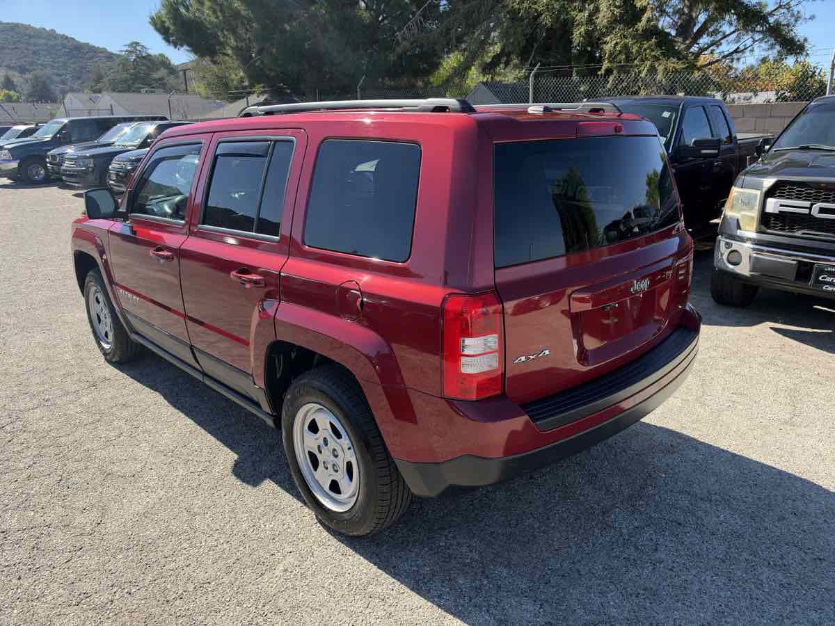 Used 2016 Jeep Patriot Sport w/ Power Value Group AWD/4WD image 4
