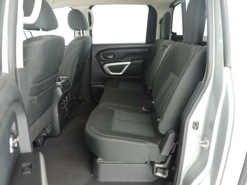 Used 2017 Nissan Titan SV image 17