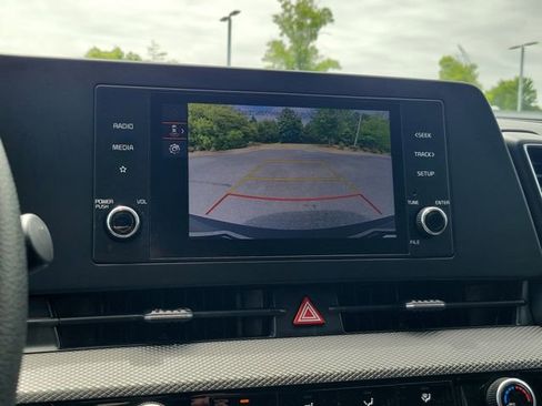Certified 2025 Kia Sportage LX FWD image 17