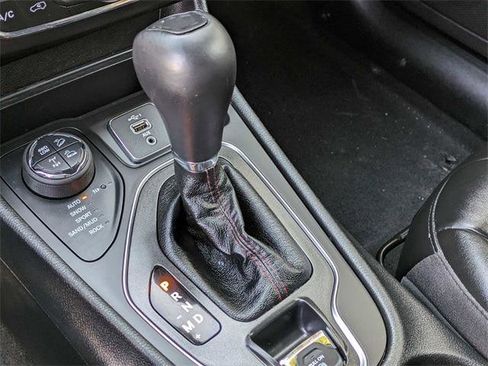 Certified 2020 Jeep Cherokee Trailhawk w/ Cold Weather Group AWD/4WD image 21