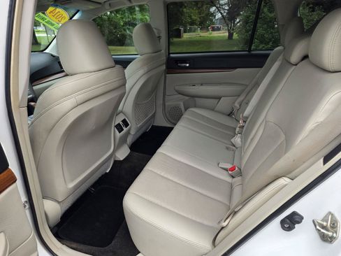 Used 2014 Subaru Outback 2.5i Limited AWD/4WD image 6