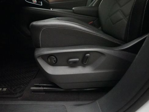 Used 2024 Volkswagen Atlas SE AWD/4WD image 28
