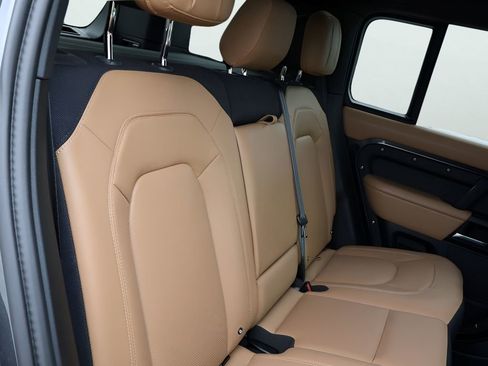Certified 2025 Land Rover Defender 110 X AWD/4WD image 12