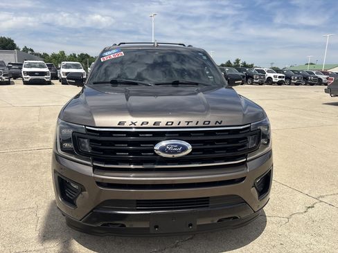 Used 2019 Ford Expedition Max Limited w/ Equipment Group 303A AWD/4WD image 2