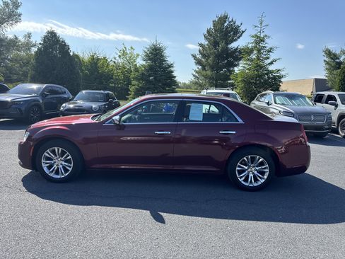Used 2016 Chrysler 300 C RWD image 6