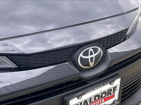 Used 2025 Toyota Corolla LE image 34