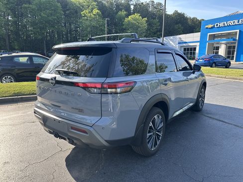 Used 2026 Nissan Pathfinder Platinum AWD/4WD image 5