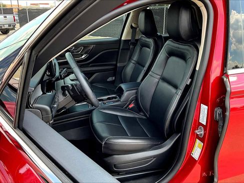 Used 2024 Lincoln Corsair Premiere image 7