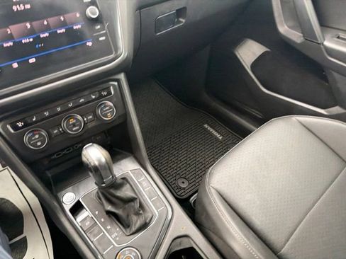 Used 2019 Volkswagen Tiguan SE AWD/4WD image 37