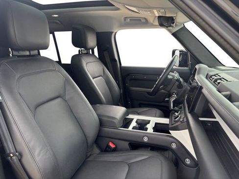 Certified 2025 Land Rover Defender 110 X-Dynamic SE image 19