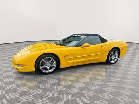Used 2001 Chevrolet Corvette Convertible w/ Preferred Equipment Group2 RWD image 1