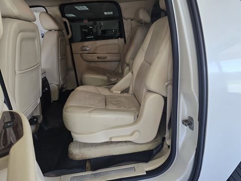 Used 2008 Cadillac Escalade ESV AWD image 13