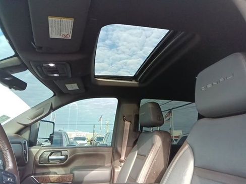 Used 2020 GMC Sierra 2500 Denali w/ Denali Ultimate Package image 13
