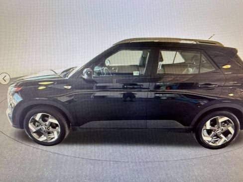 Used 2026 Hyundai Venue SEL FWD image 7