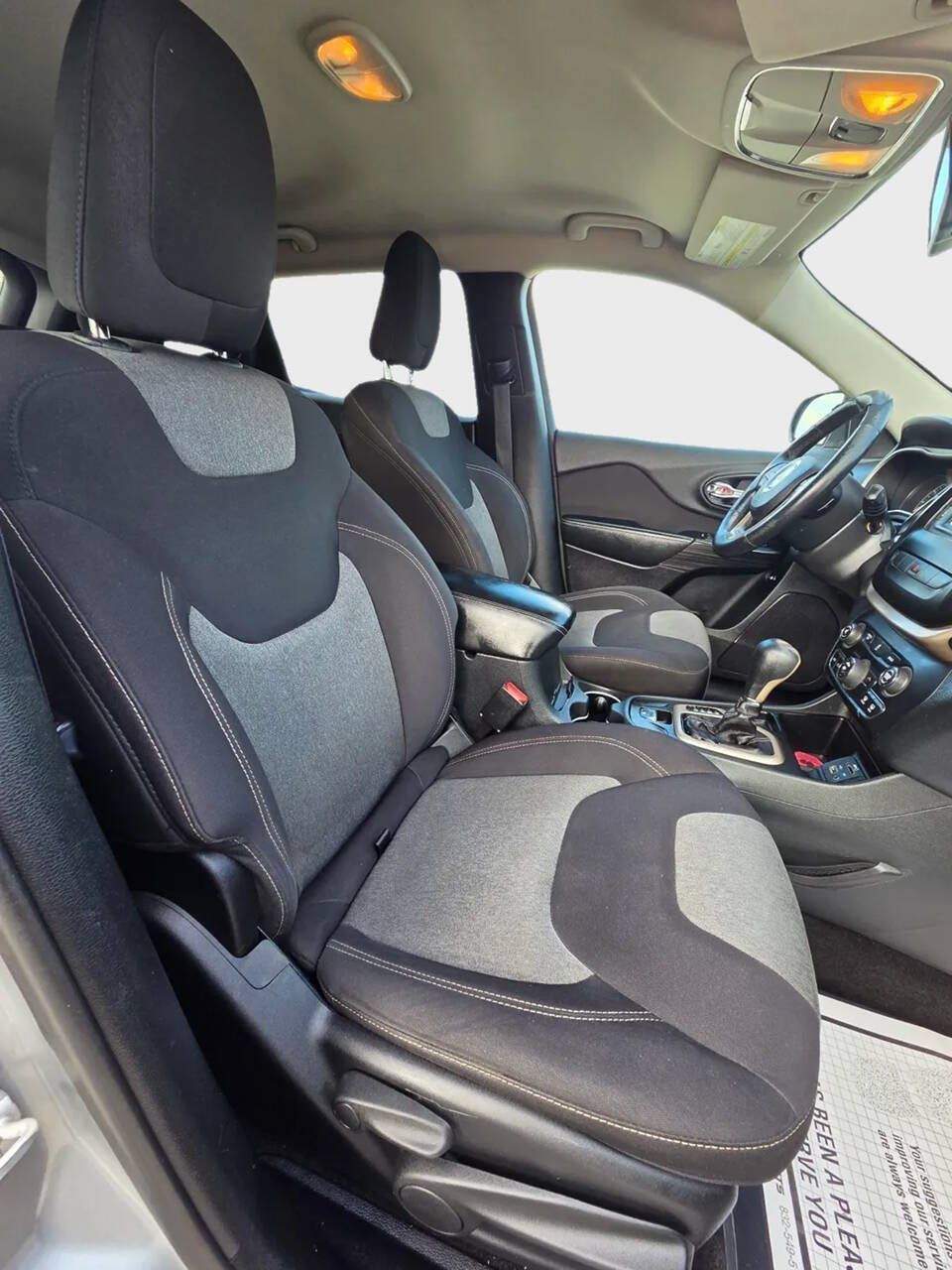 Used 2014 Jeep Cherokee Latitude FWD image 11