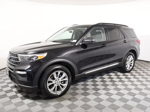 Used 2020 Ford Explorer XLT w/ Equipment Group 202A AWD/4WD image 2