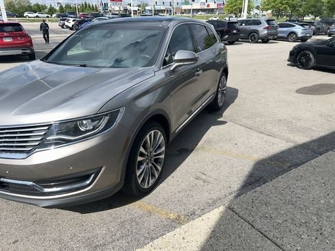 Used 2016 Lincoln MKX Reserve w/ Technology Package AWD/4WD image 4
