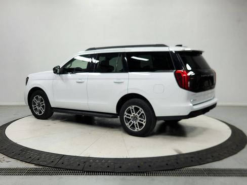 Used 2025 Ford Expedition Active AWD/4WD image 6