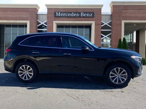 Certified 2025 Mercedes-Benz GLC 300 4MATIC image 4