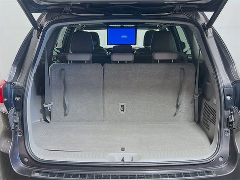Used 2018 Toyota Highlander XLE w/ Carpet Mat Package (TMS) image 24