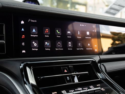Certified 2025 Porsche Panamera image 26