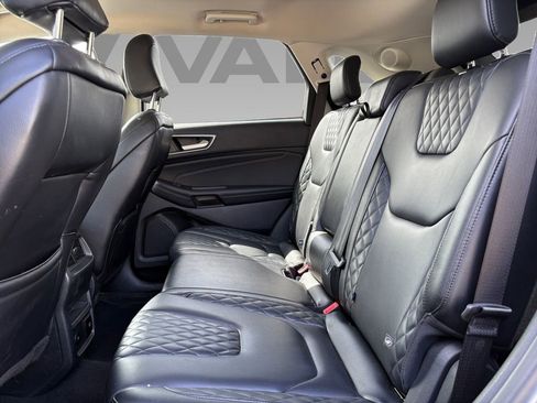 Used 2024 Ford Edge Titanium AWD/4WD image 2