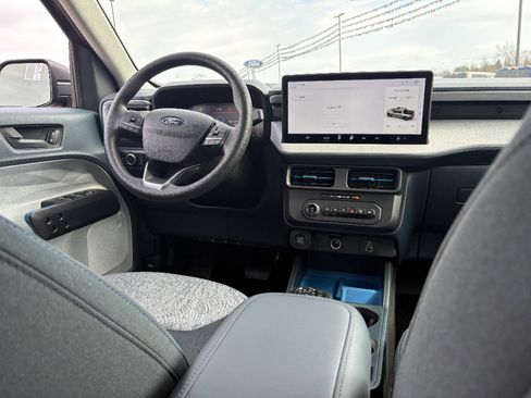 New 2026 Ford Maverick XLT image 25