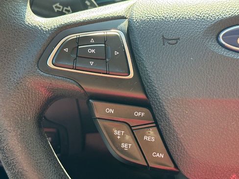 Used 2017 Ford Focus SE FWD image 35