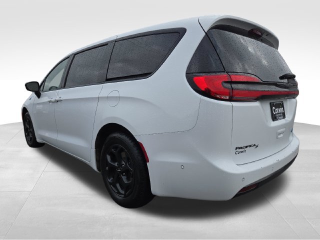 Used 2024 Chrysler Pacifica Limited FWD image 14