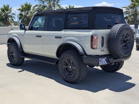 New 2026 Ford Bronco Outer Banks w/ Sasquatch Package AWD/4WD image 4