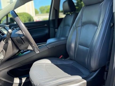 Used 2019 Buick Enclave Essence image 12