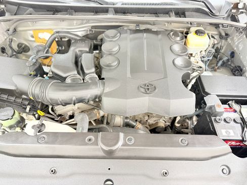 Used 2010 Toyota 4Runner SR5 image 40