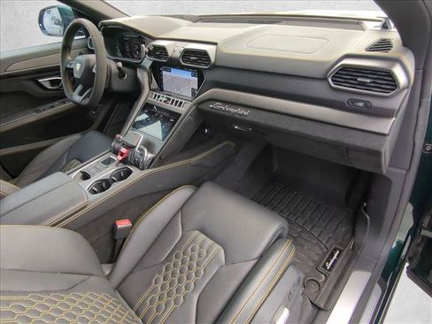 Used 2023 Lamborghini Urus Performante AWD/4WD image 18