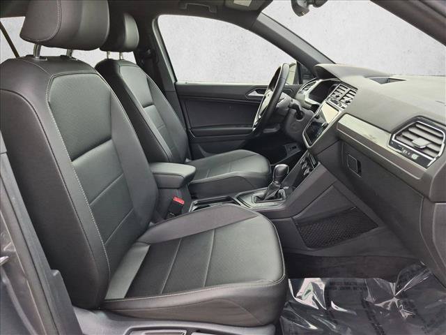 Used 2019 Volkswagen Tiguan SEL Premium R-Line FWD image 22